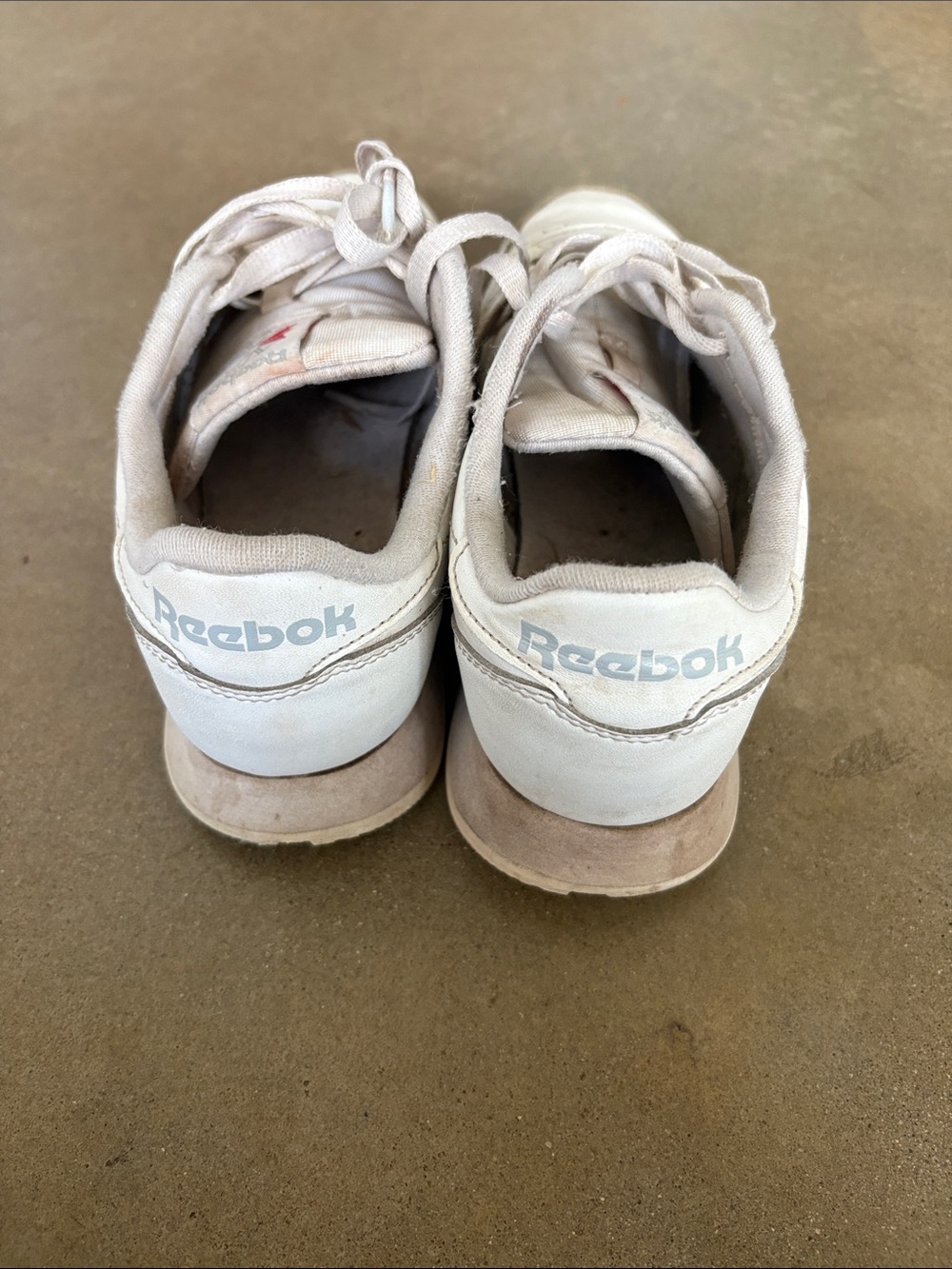 Women's Reebok classics- 5.5 - Picture 4 of 6